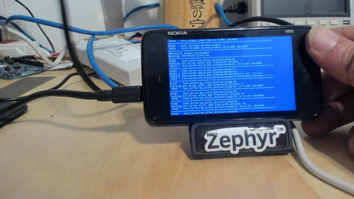Test output scrolling on the N900 during the bitarray tests, orange LED lit